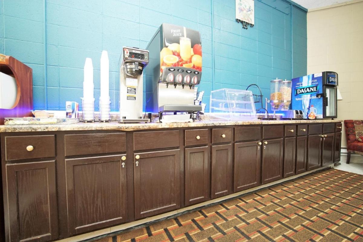 Faribault Hometown Inn & Suites - Housity