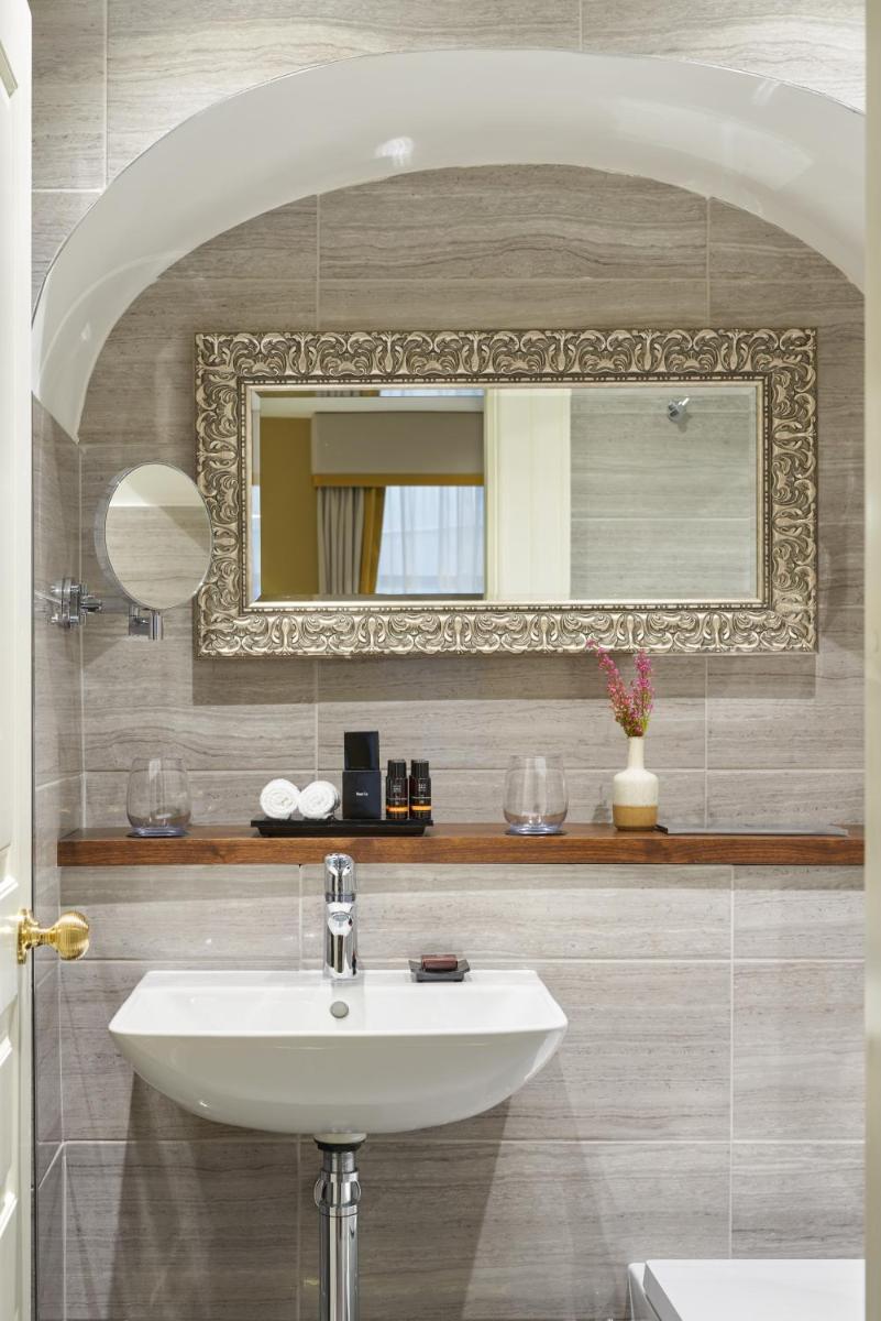 Trinity Townhouse Hotel - Hizvo
