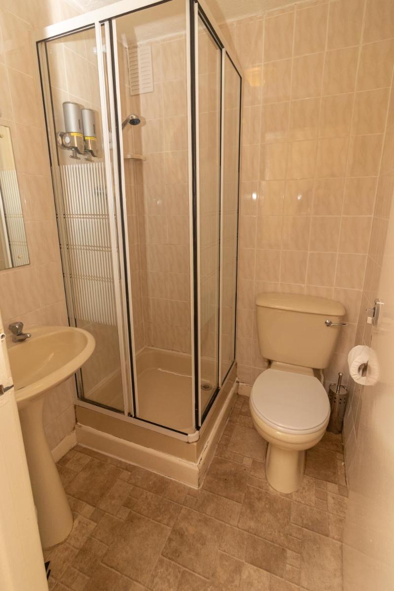 Starlux Hotel - Housity