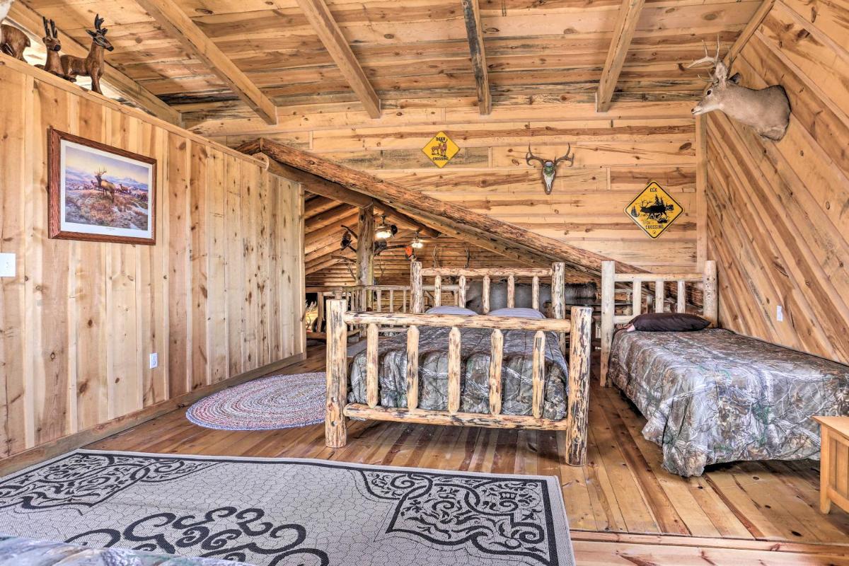 Secluded Belle Fourche Cabin Group Friendly! - Housity