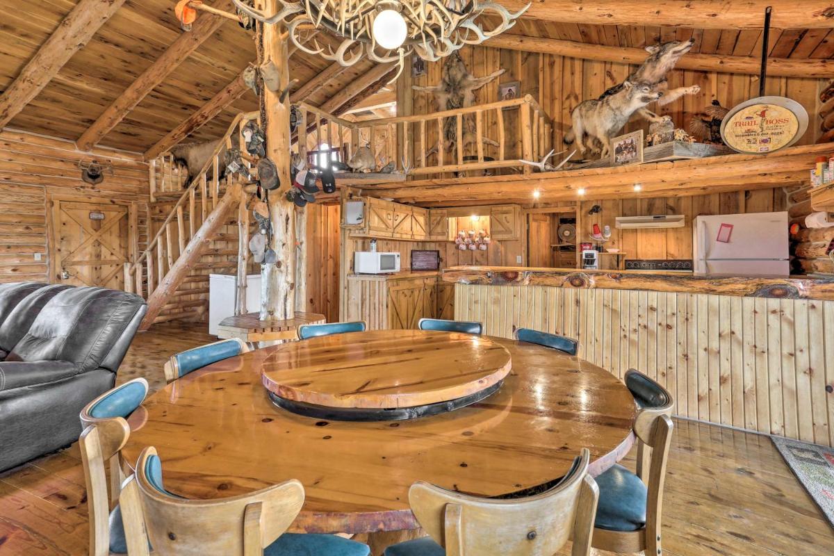 Secluded Belle Fourche Cabin Group Friendly! - Housity