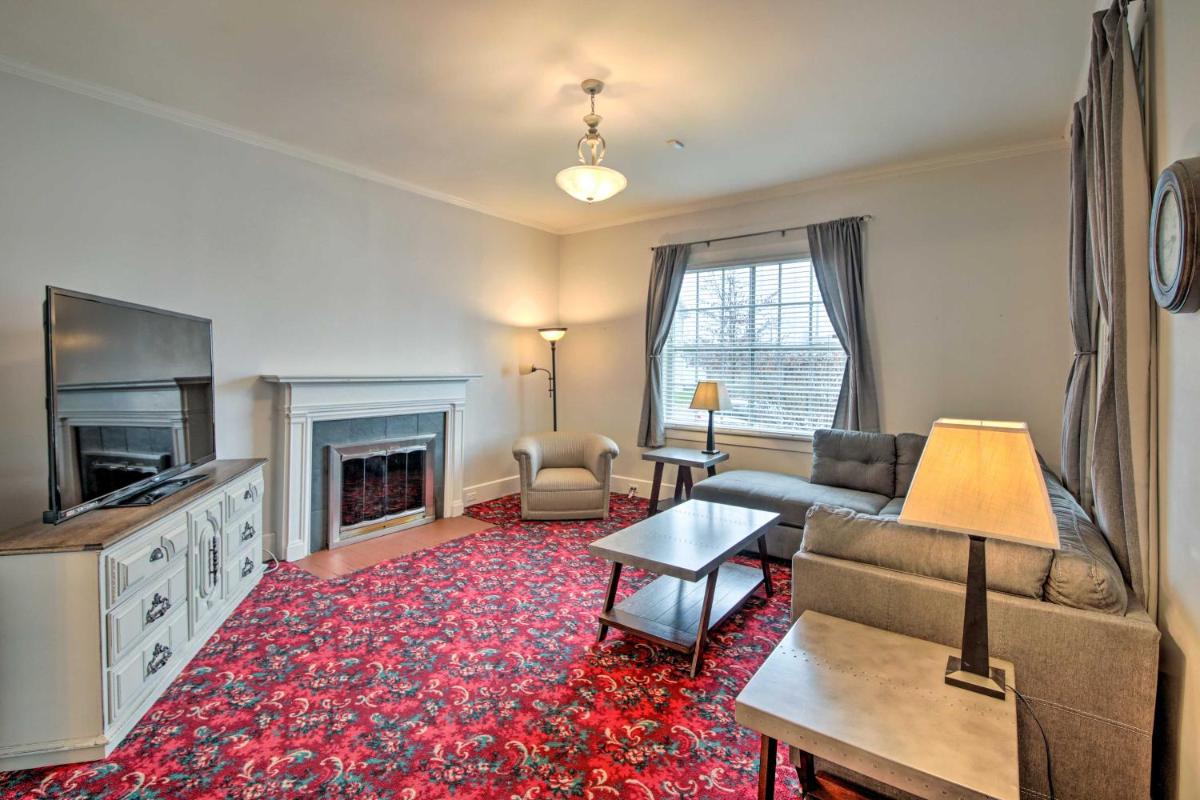 Historic Noblesville Home Walk to Downtown Shops! - Housity