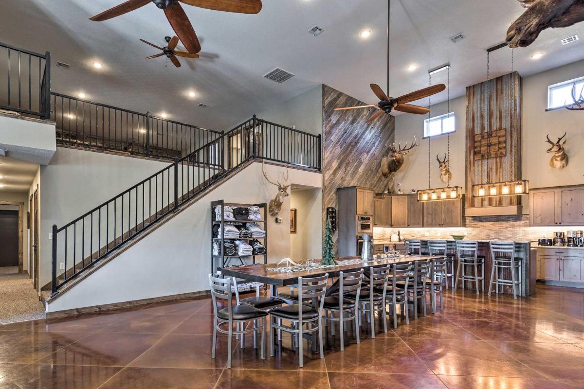 Kansas Hunting Lodge Pets and Large Groups Welcome! - Housity