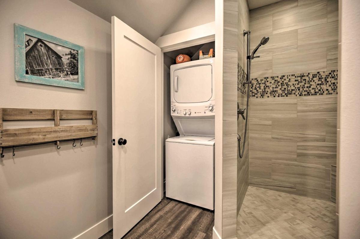 Chic Farmhouse with Creek in Heart of Wine Country! - Housity
