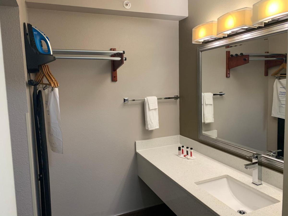 Super 8 by Wyndham Cookeville, TN - Housity