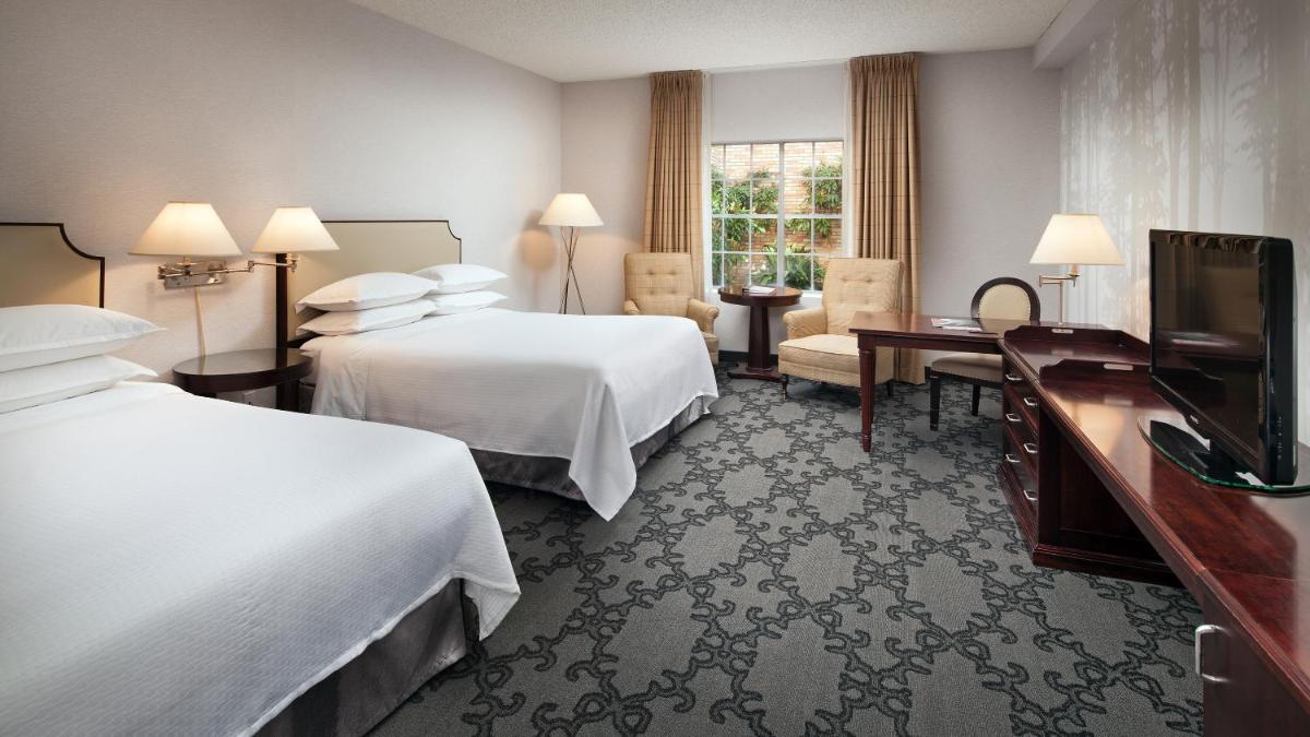Anaheim Majestic Garden Hotel - Housity