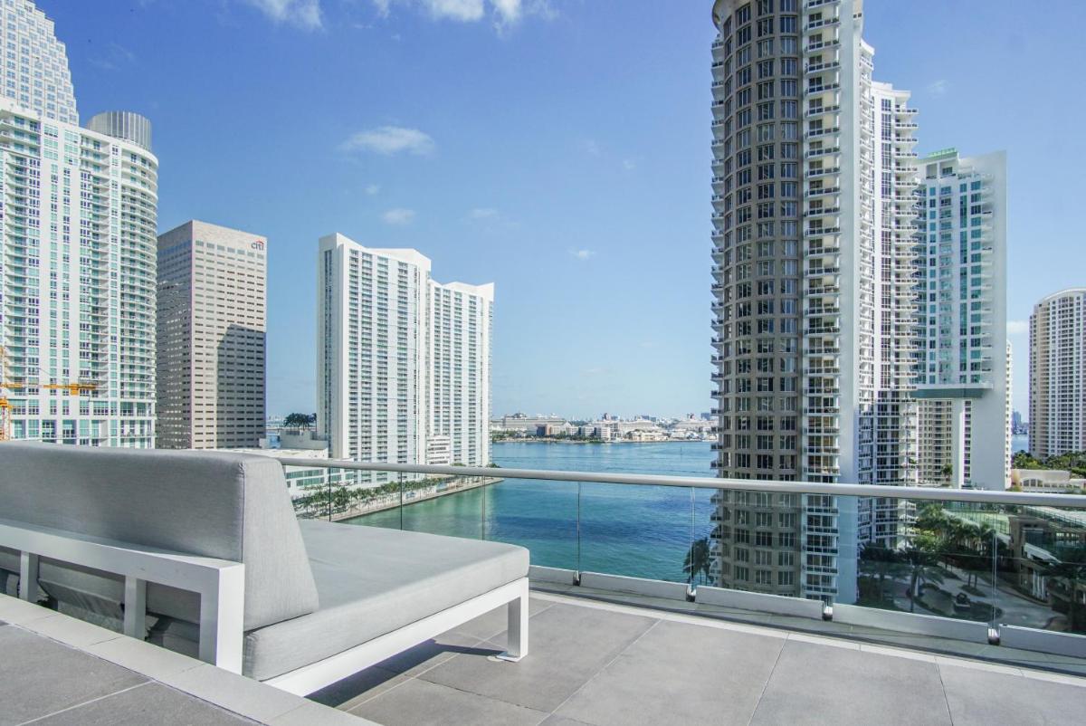 NEW!!! W Brickell Miami- ICON DELUXE LOUNGE with 2 masters - Housity