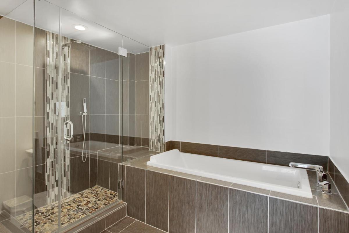 Suitetrails - NEW!!! W Brickell Miami- ICON DELUXE LOUNGE with 2 masters