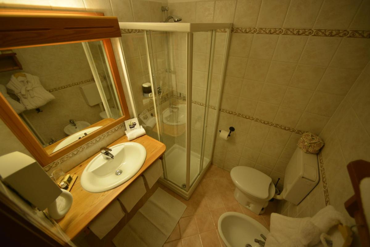 Albergo Alpenrose Ski&Bike Mountain Hotel - Housity