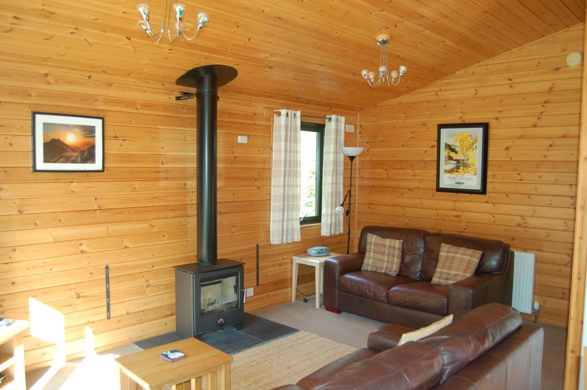 Luxury woodland Alder Lodge - Housity