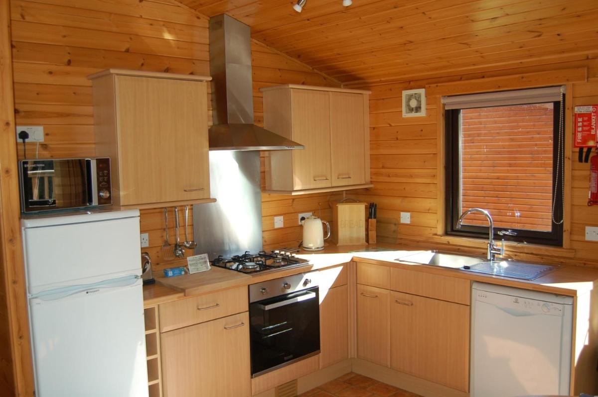 Luxury woodland Alder Lodge - Housity