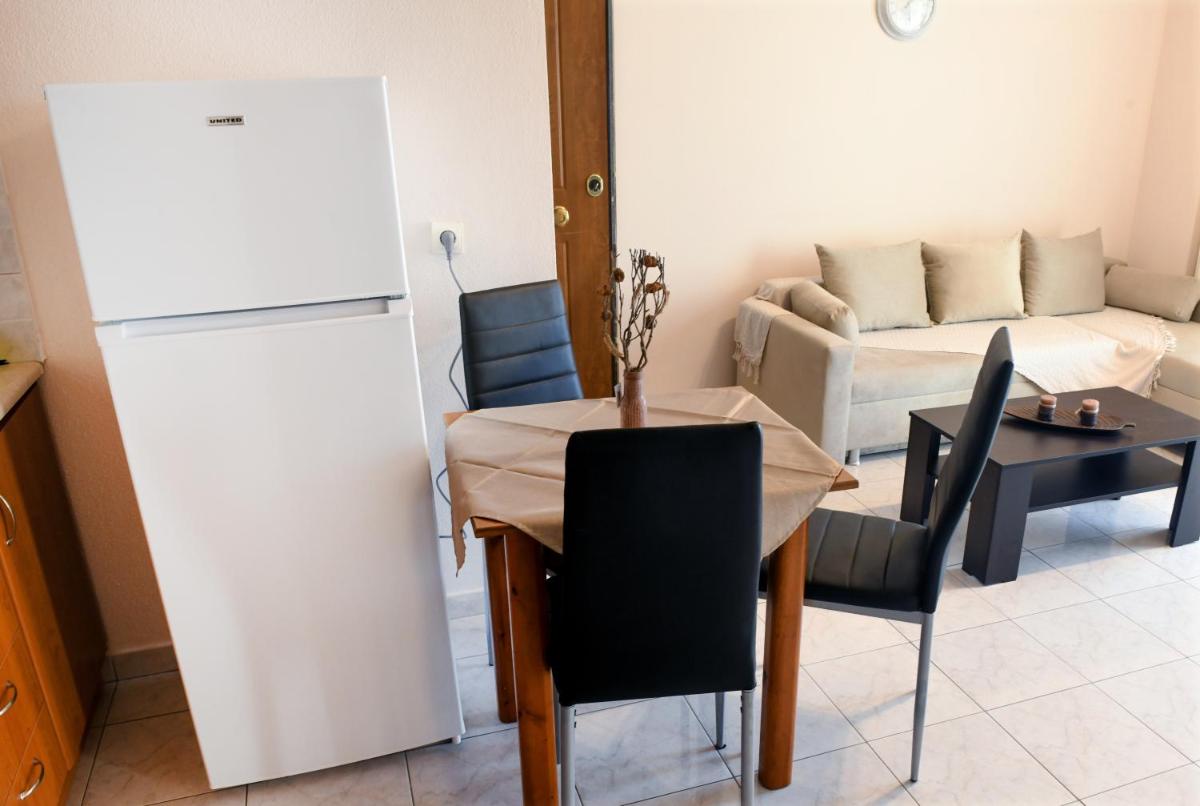 Papi's Free Parking Apartments 2 - 1 Bedroom - Housity