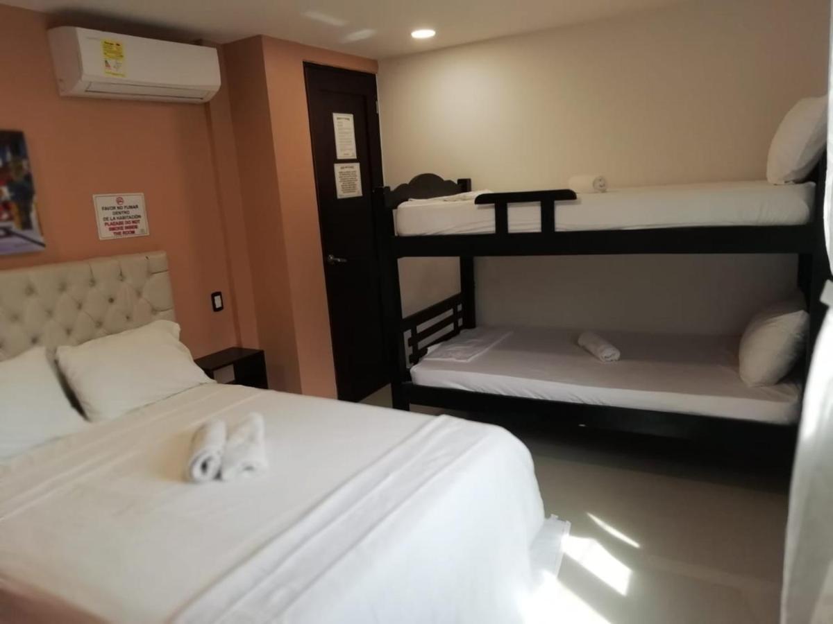 Hostal Casa Lopez - Housity
