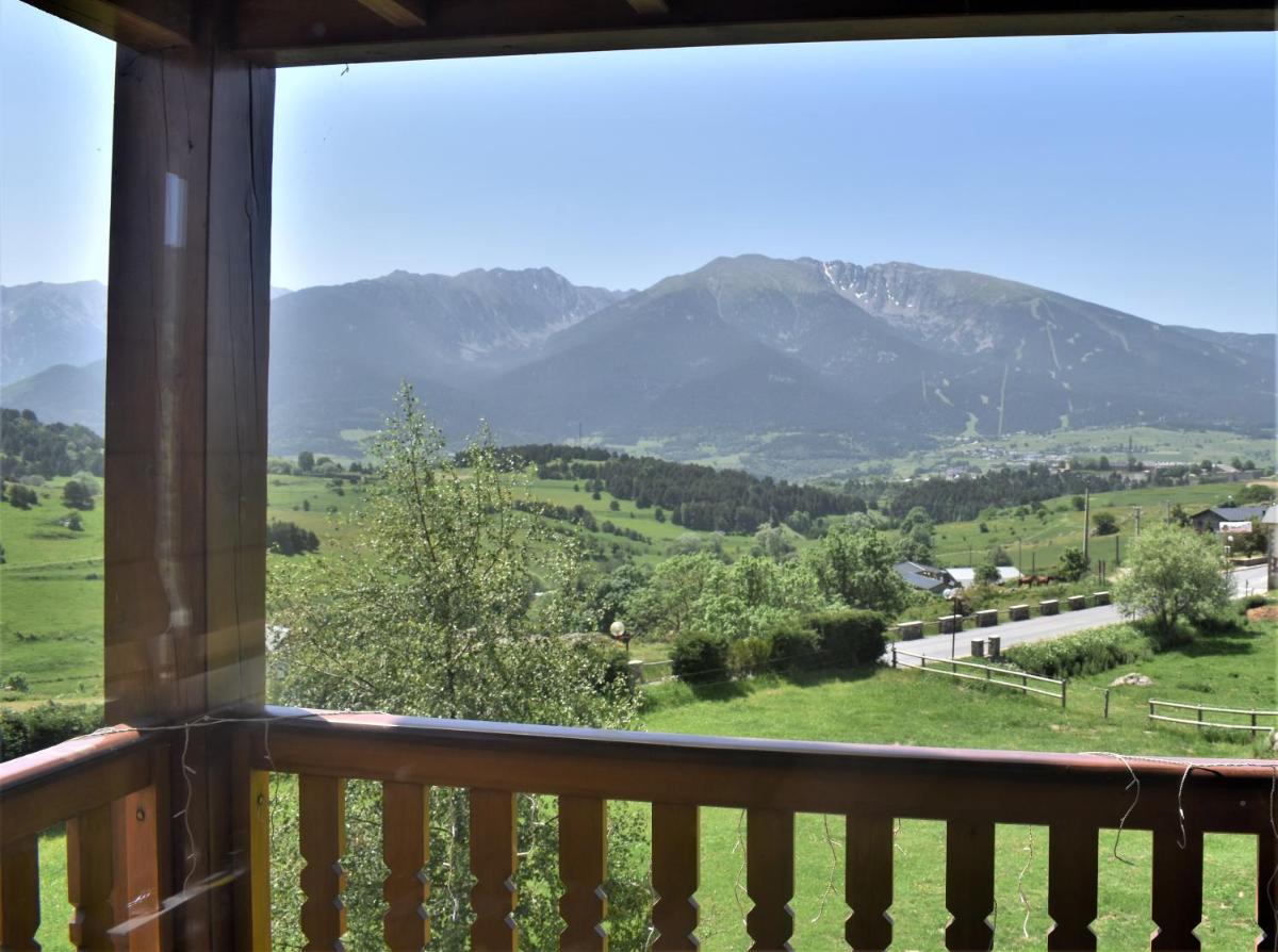 Vue générale sur la montagne ou vue sur la montagne depuis l'hôtel
