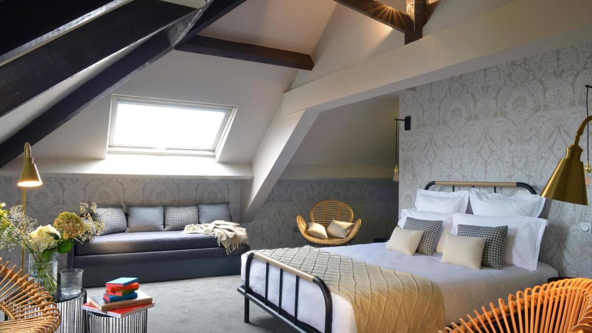 Coin salon dans l'établissement Le Général d'Elbée Hotel & Spa - Teritoria