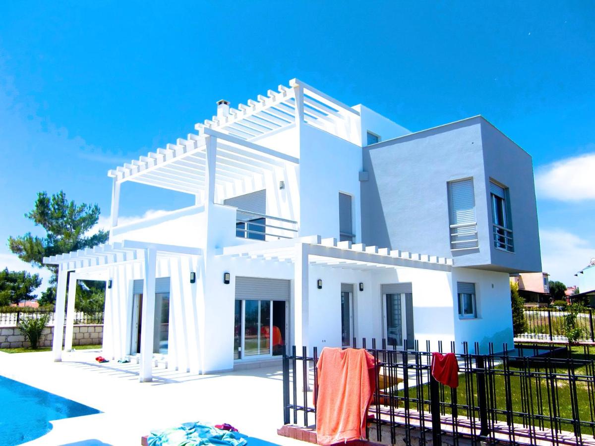Luxury Villa with amazing view, Cesme - Housity