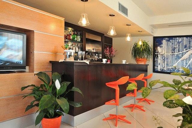 Inn Hotel - Housity
