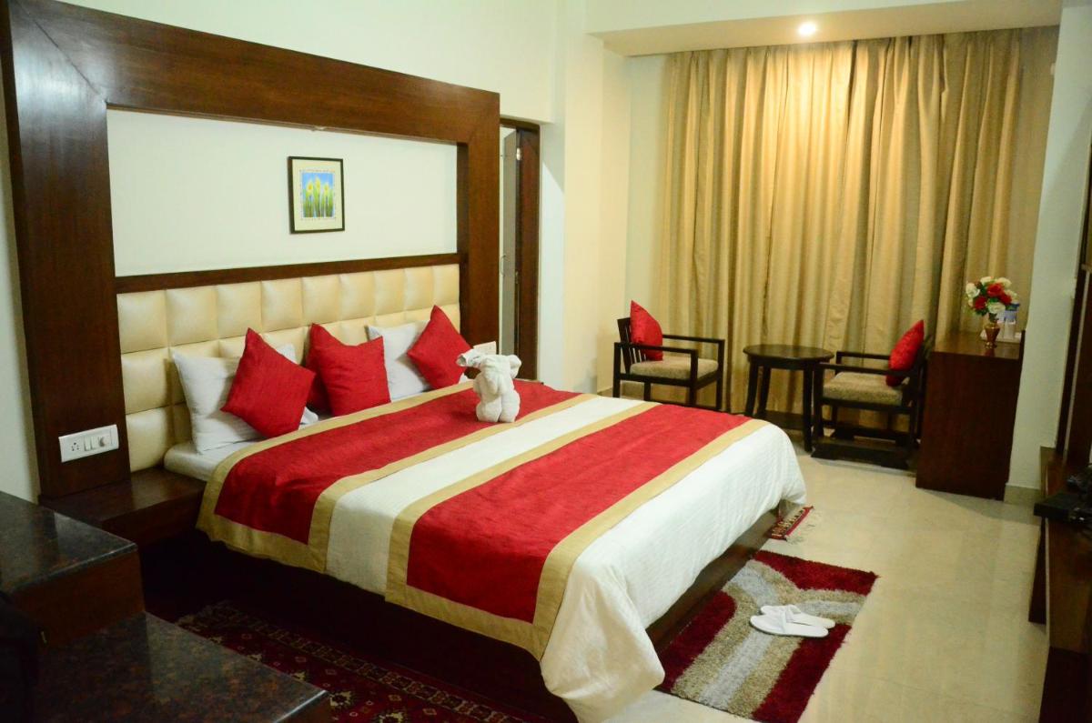 Hotel Milam Inn - Housity