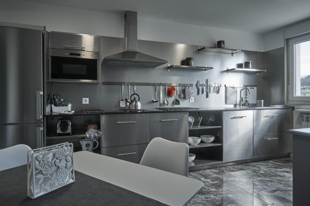 Xabarin Rooms - Housity