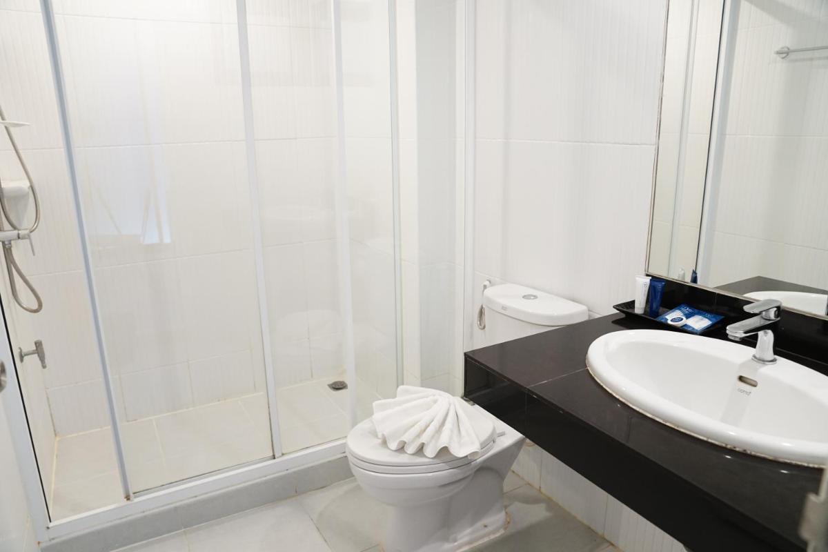 130 Hotel & Residence Bangkok - Housity