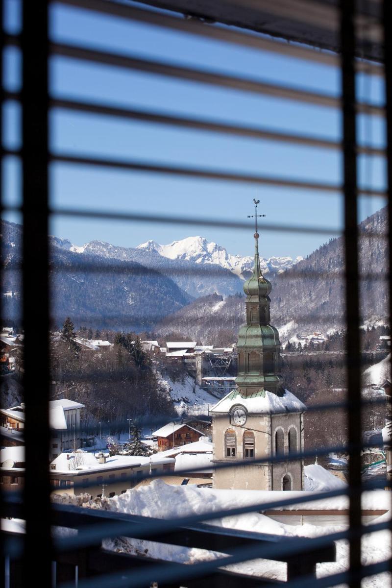 Vue générale sur la montagne ou vue sur la montagne depuis l'hôtel