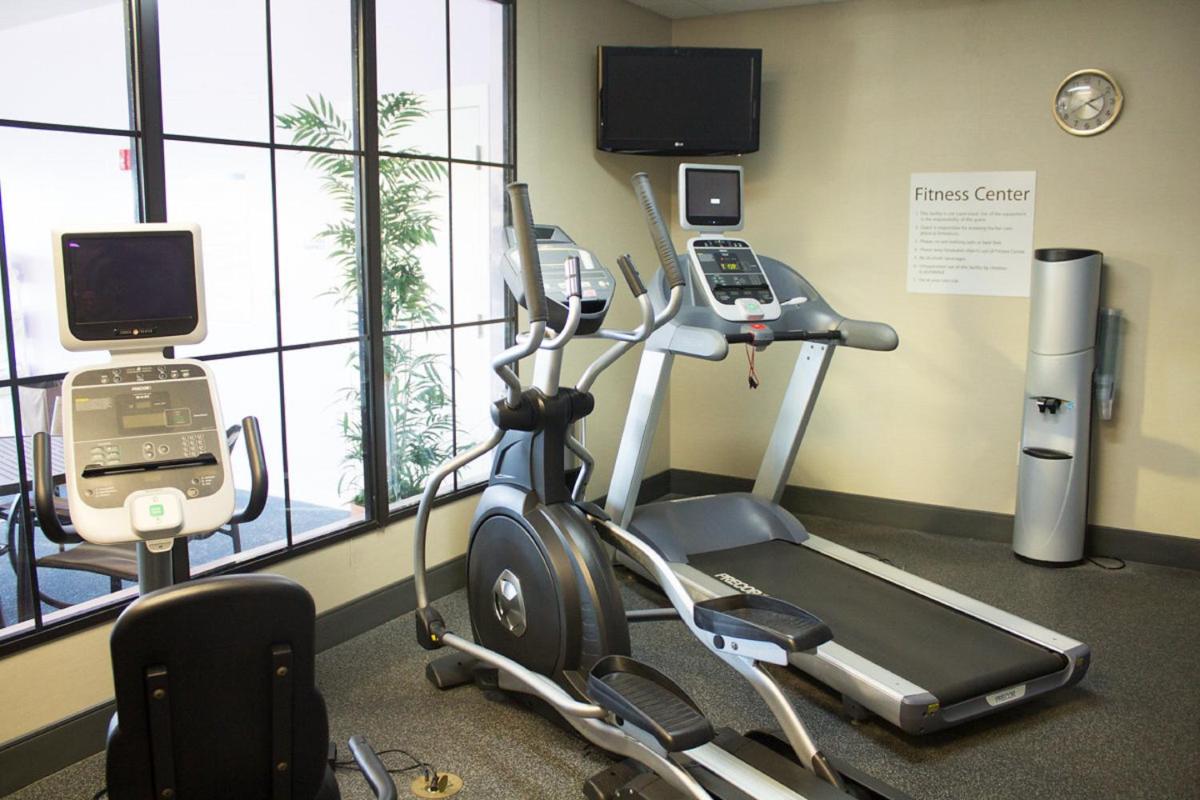 Holiday Inn Express West Jefferson by IHG - Housity