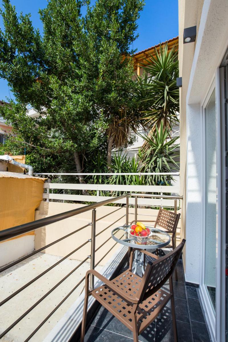 Studios & Apartments Elisabeta - Housity