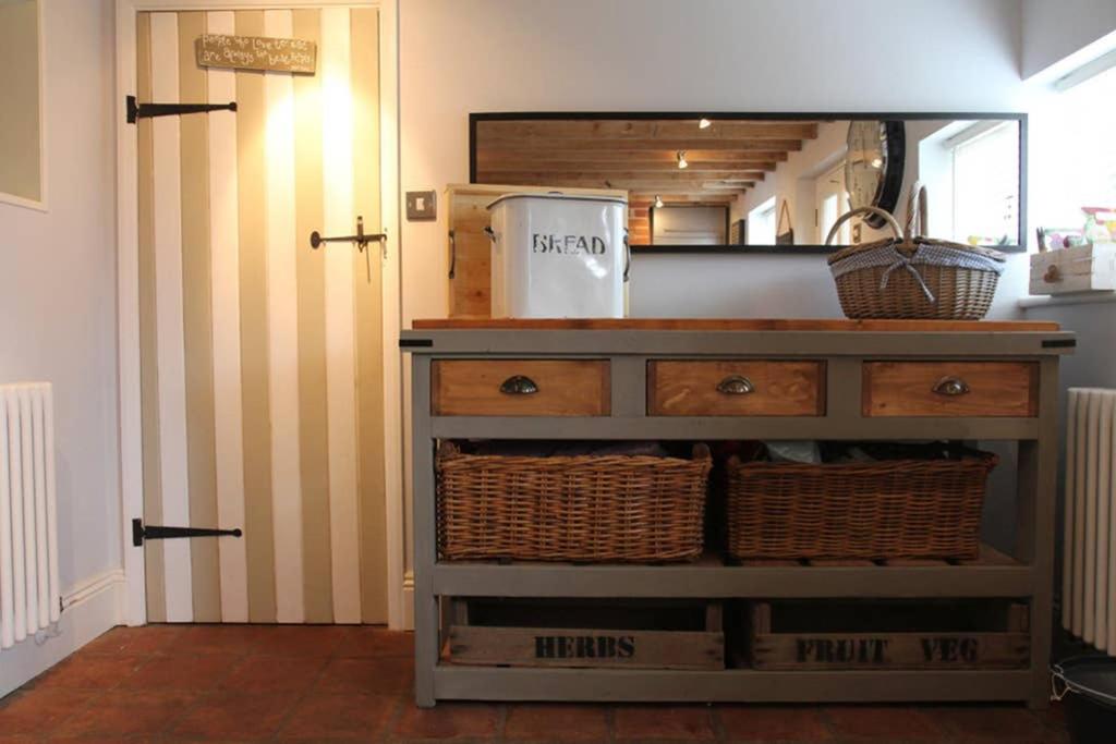 Button Cottage Norfolk - Housity