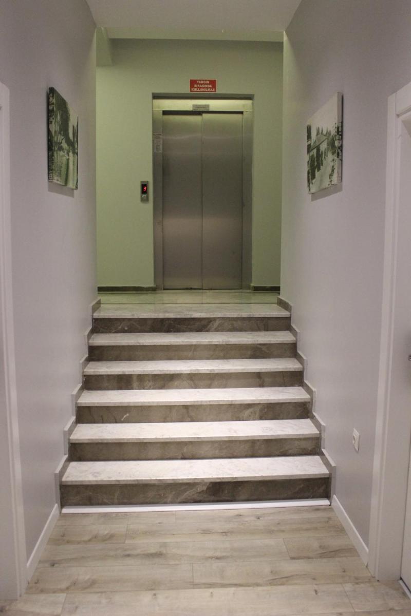 Suitetrails - The Corner Inn Hotels By Suit