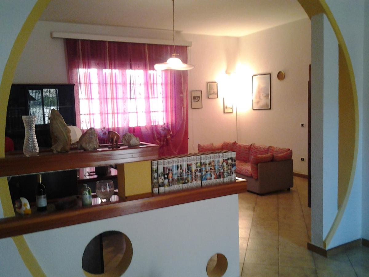La Baronessa - Housity