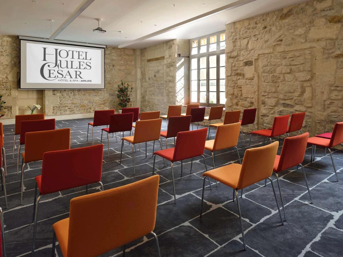 Coin salon dans l'établissement Jules César Hotel & Spa Arles - MGallery Collection