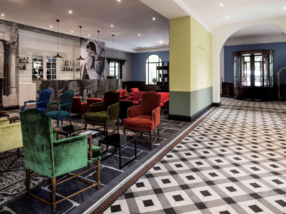Coin salon dans l'établissement Jules César Hotel & Spa Arles - MGallery Collection