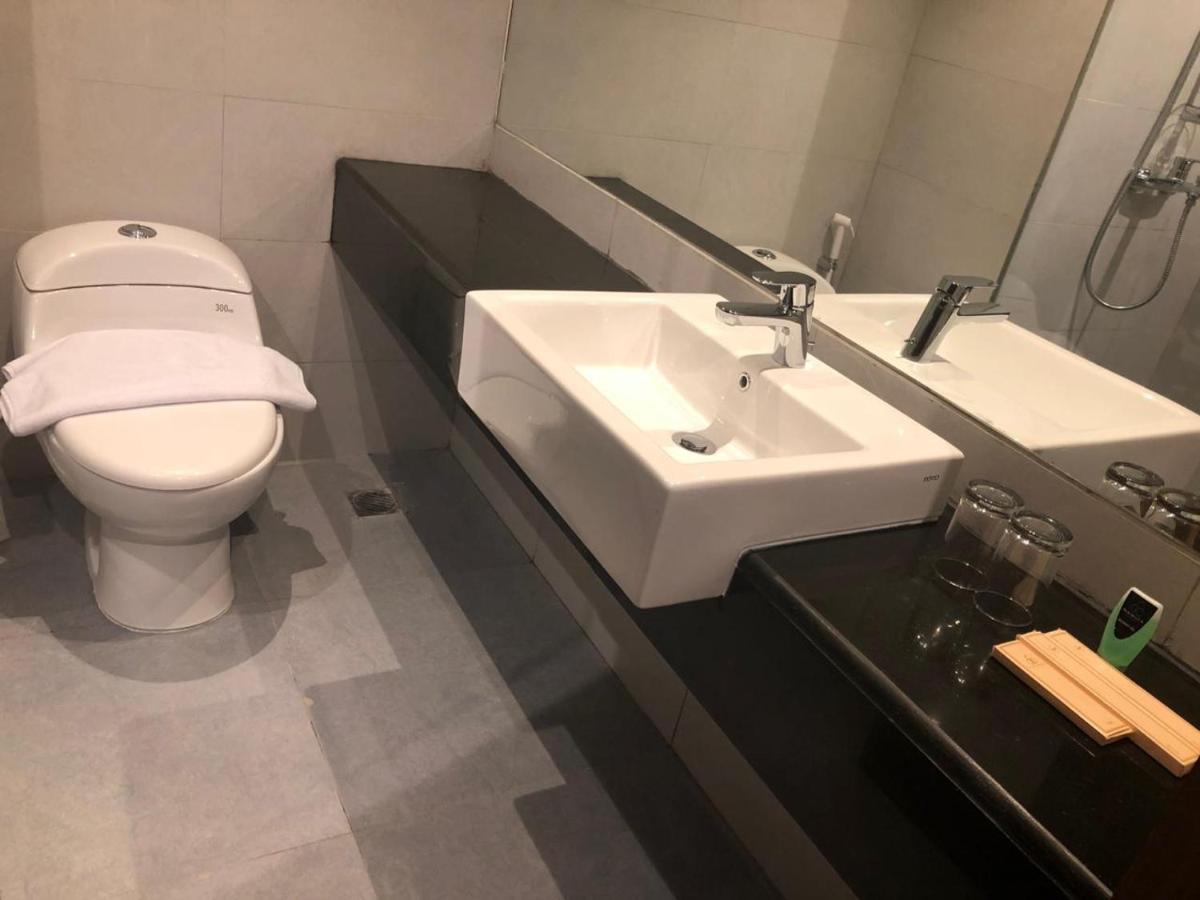 Mahkota Hotel Singkawang - Housity