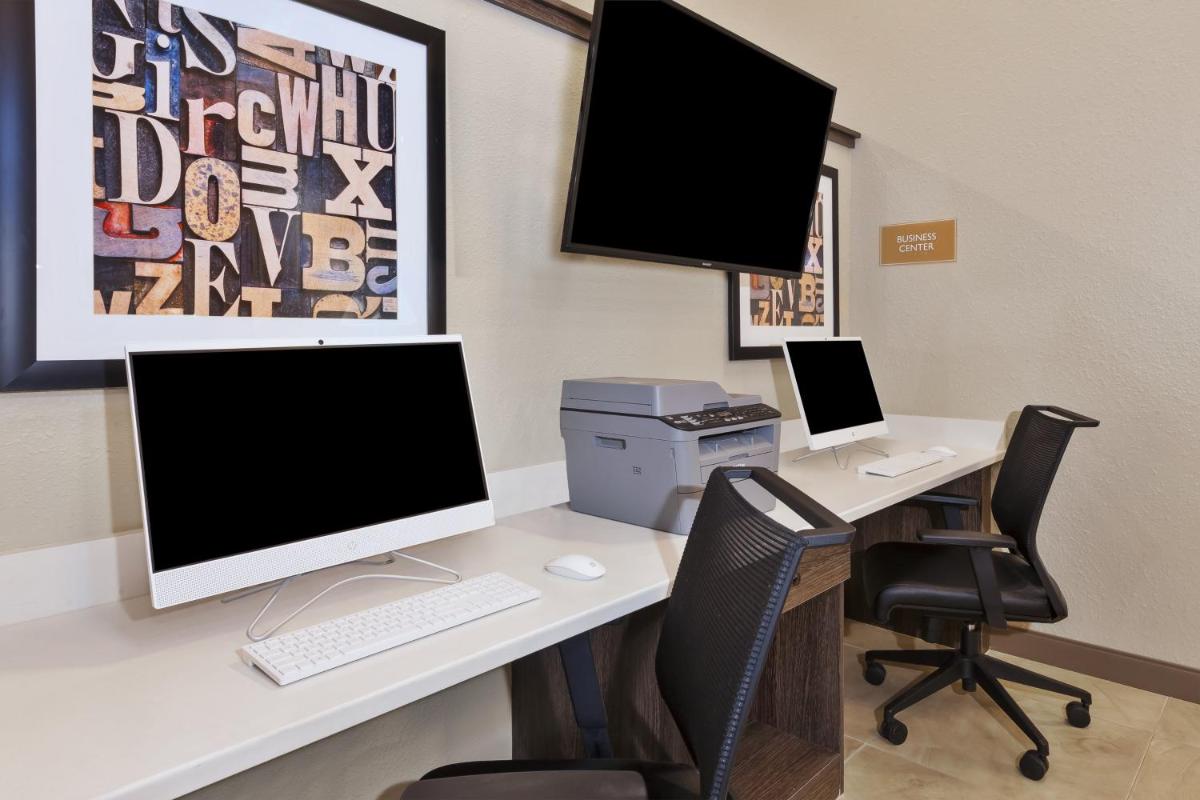 Candlewood Suites Grand Rapids Airport by IHG - Housity