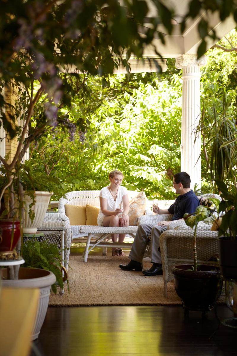 Beall Mansion An Elegant Bed & Breakfast Inn - Housity