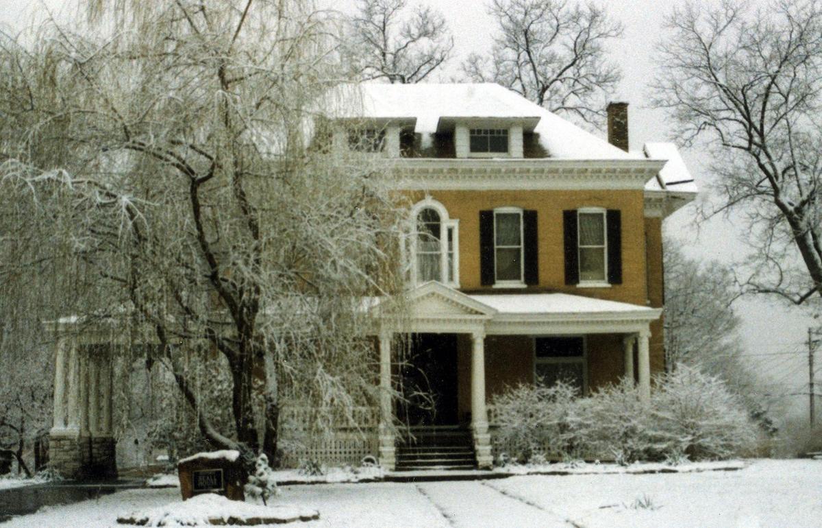 Beall Mansion An Elegant Bed & Breakfast Inn - Housity