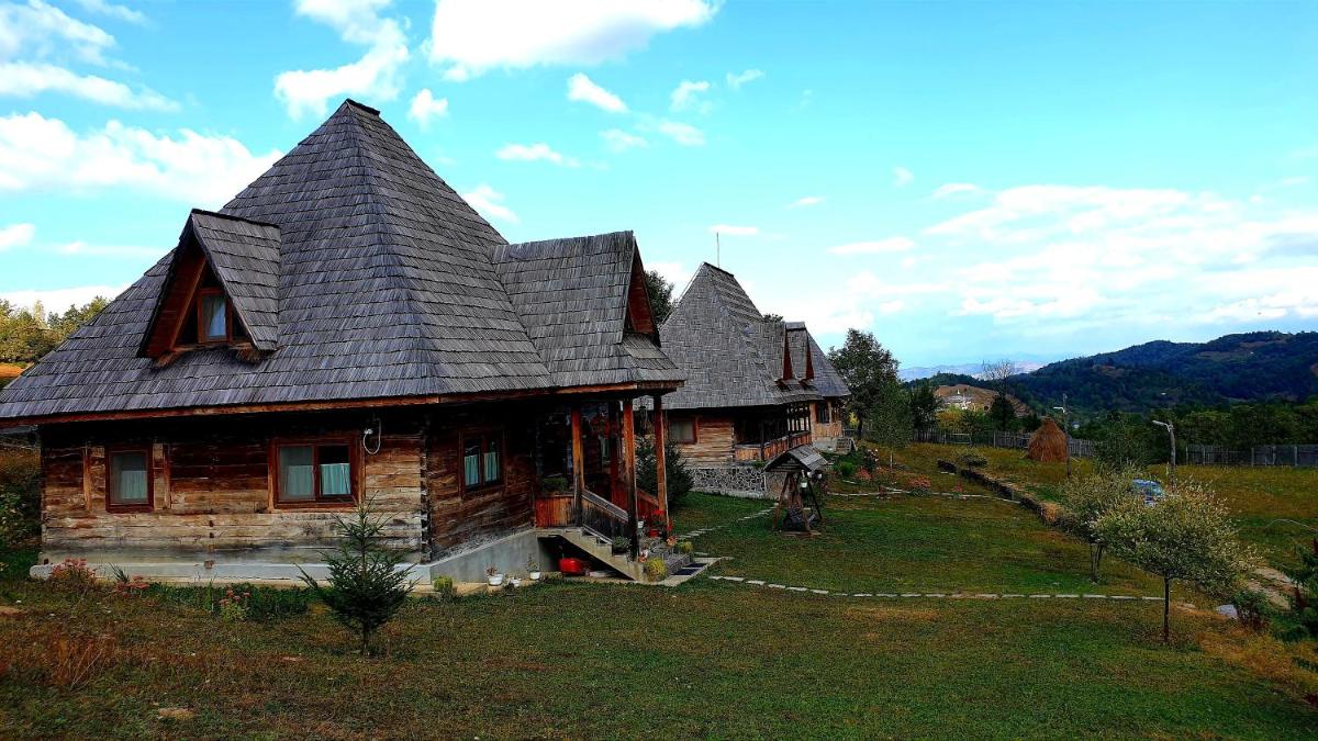 Casele de vacanta Luca & Vicentiu - Housity