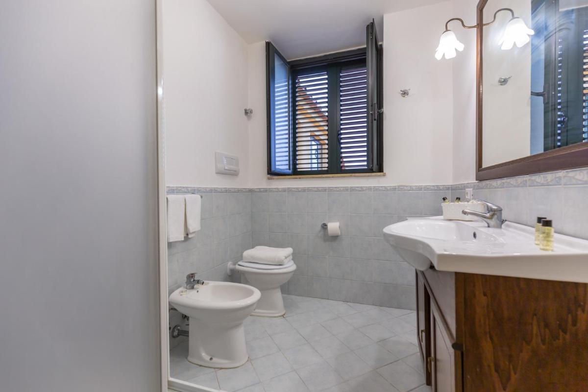 Flowers apartments & rooms - Housity