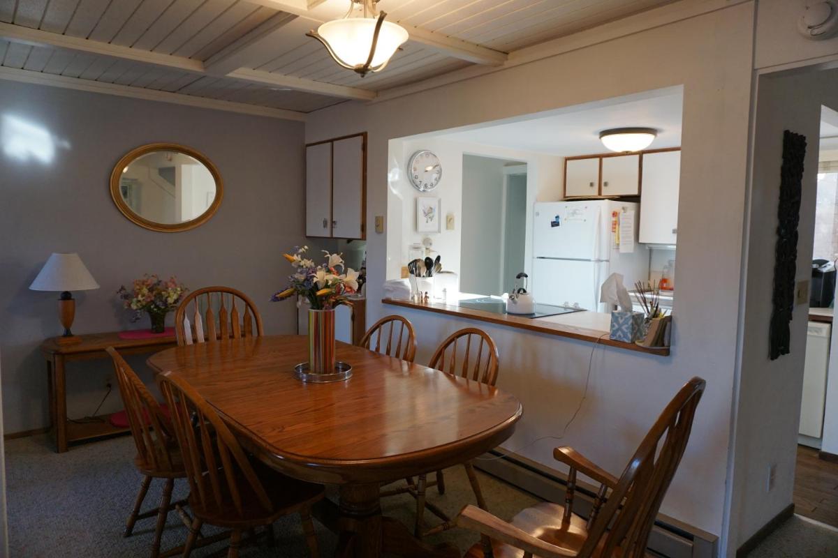 2-3 bedroom /2 bath - Housity