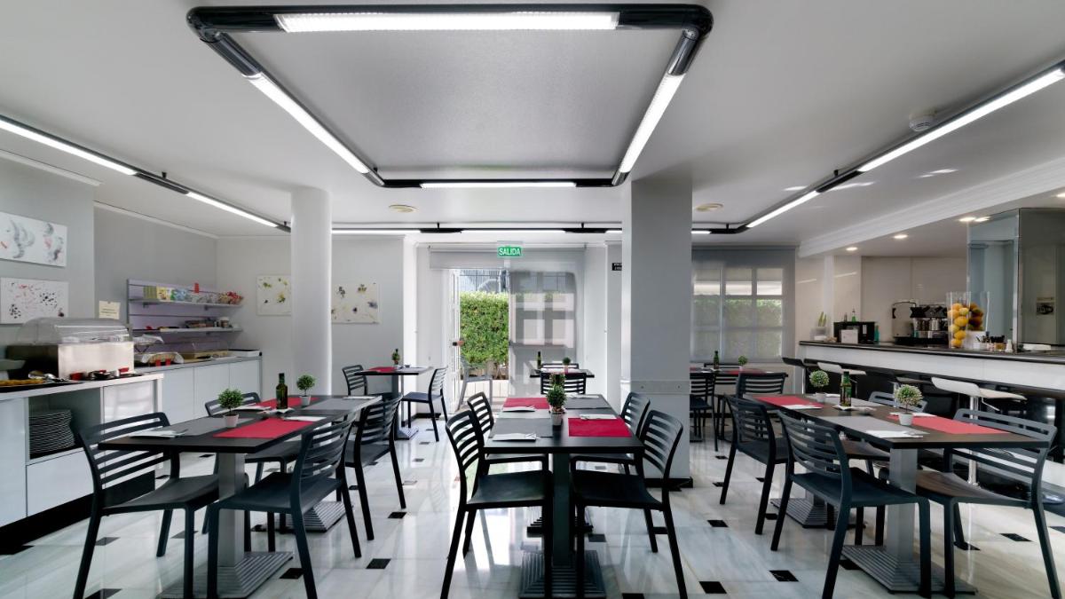 Hotel Albatros - Housity