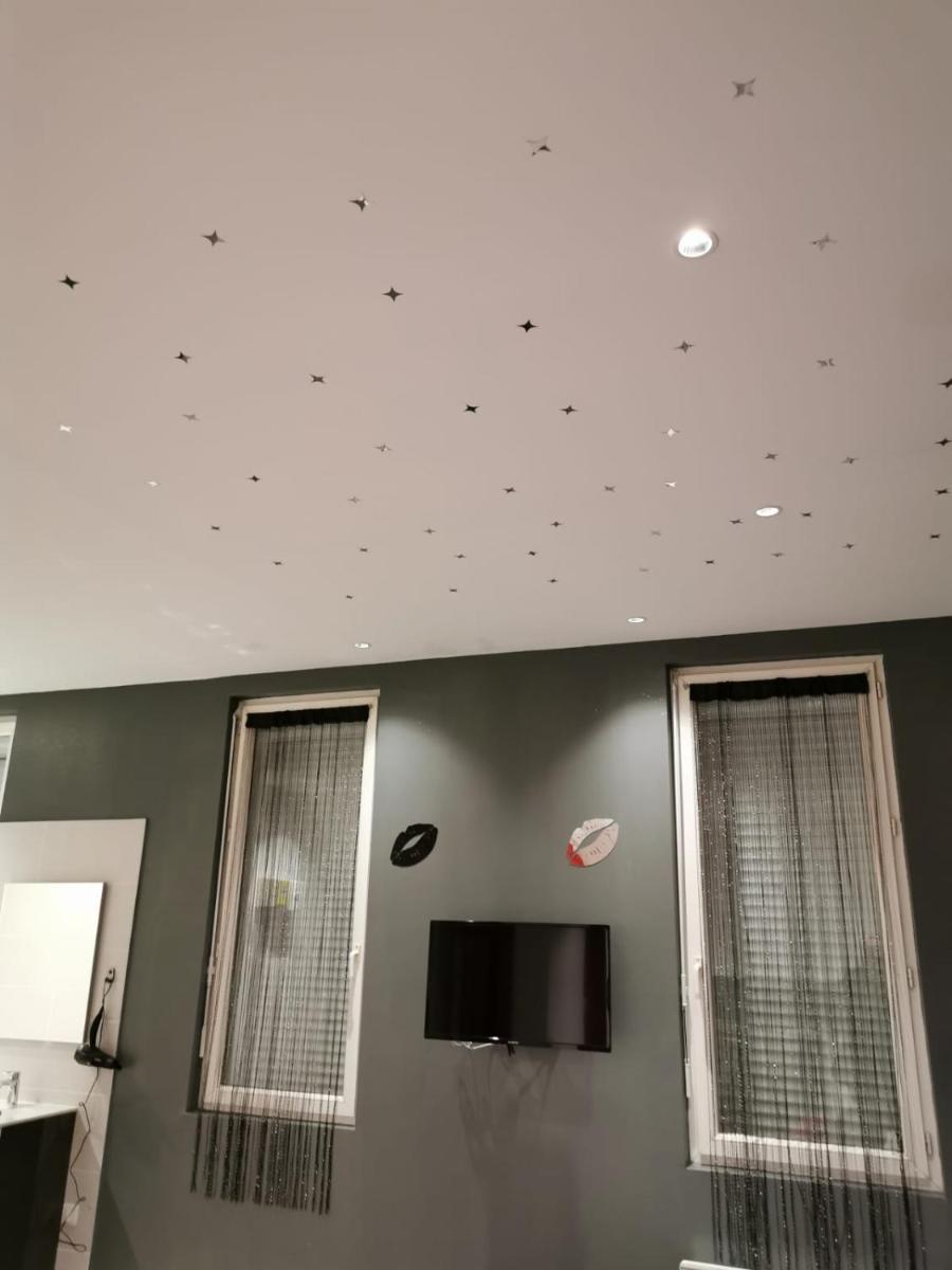 Appartement GRIS - LOVE SUITE - BALNEO-JACCUZI - Housity