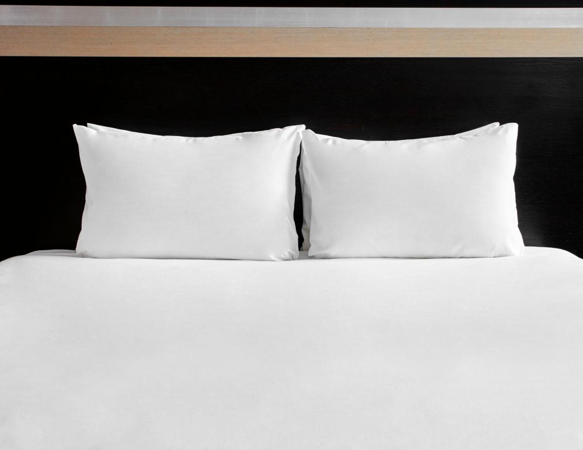 Holiday Inn Manchester - Central Park, an IHG Hotel - Housity