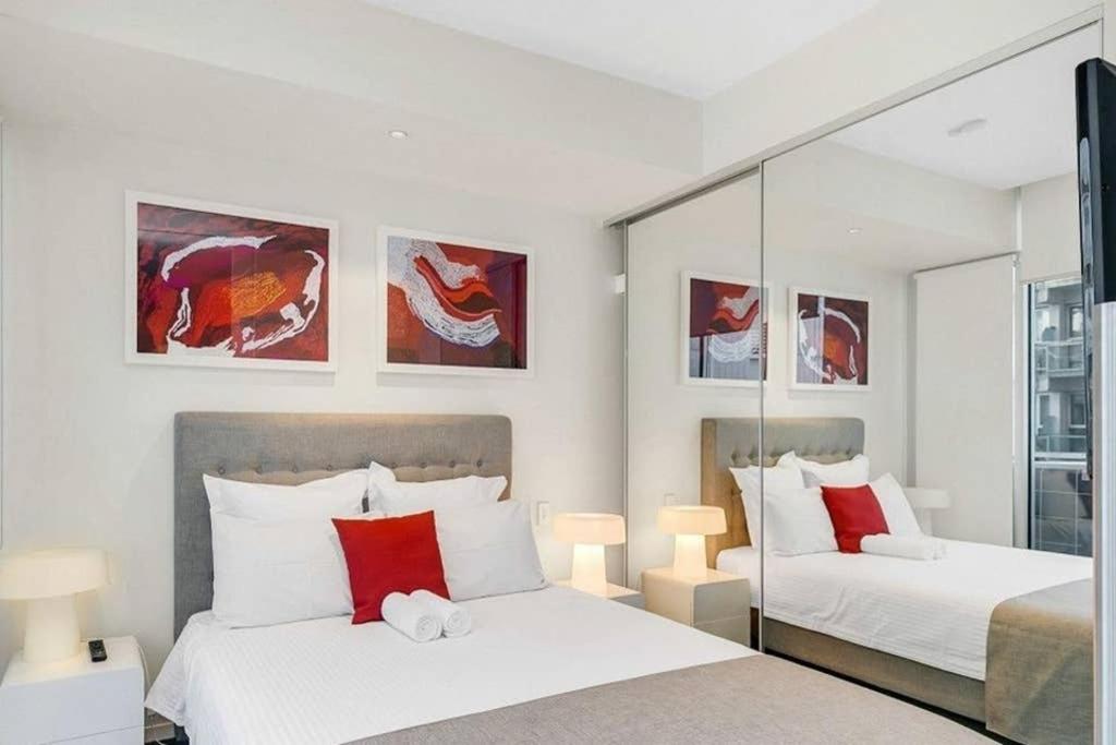 Luxury 2 bdrm in Watson at Walkerville with Balcony, FREE carpark, near Adelaide CBD - Housity