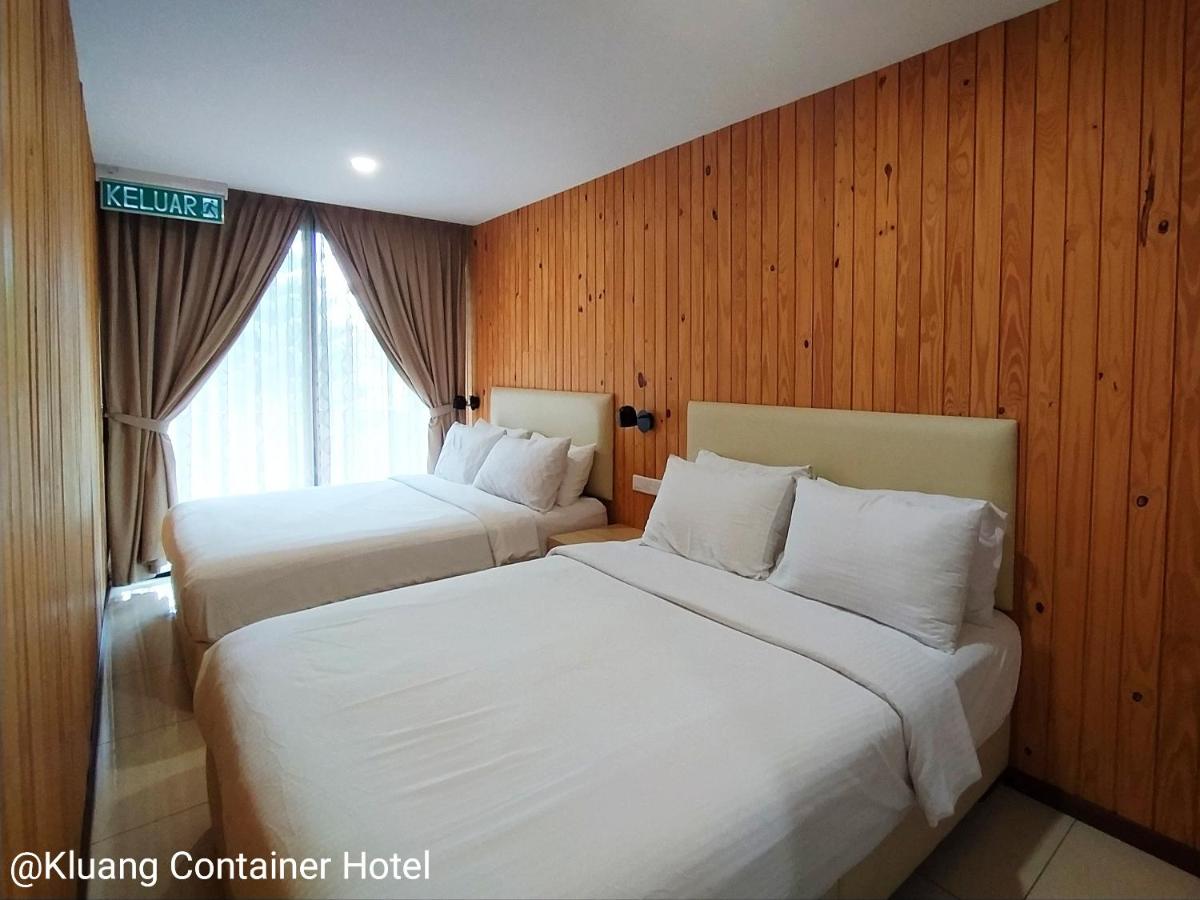 Kluang Container Swimming Pool Hotel - Hizvo