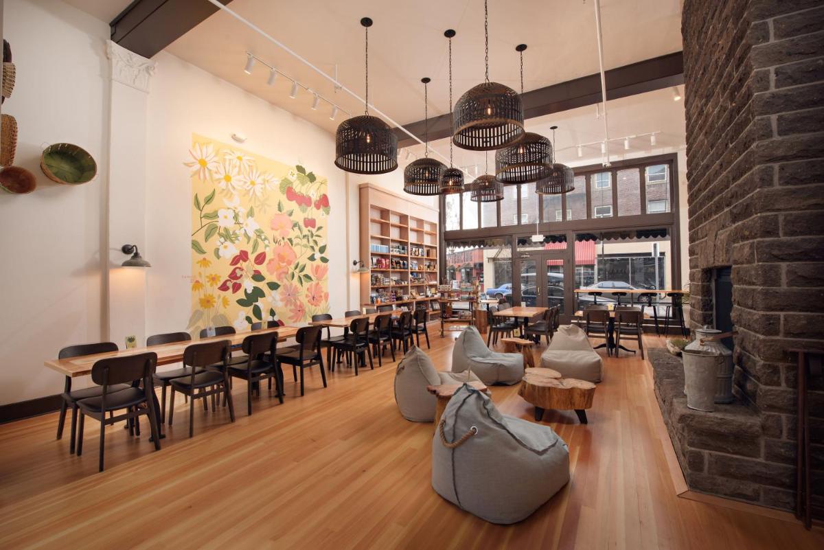 SCP Redmond Hotel - Housity