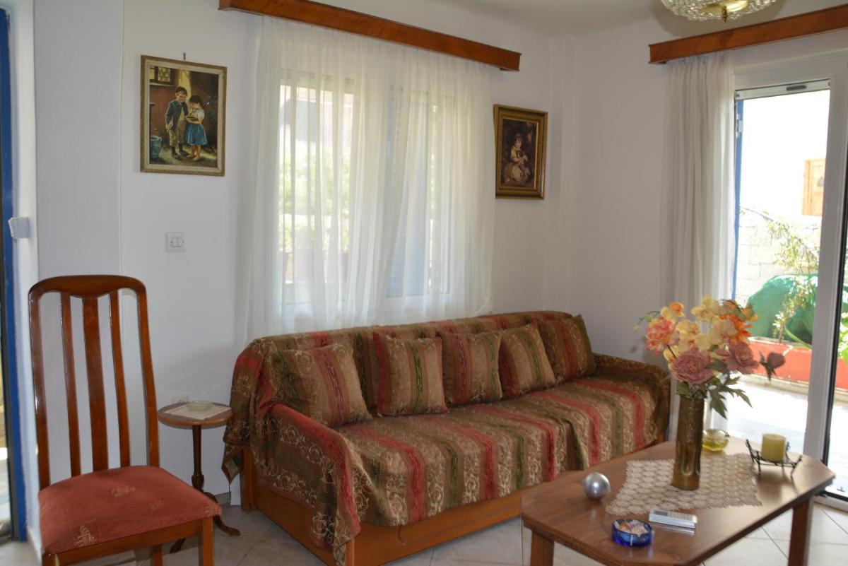 Traditional summer house in Marmari - Housity