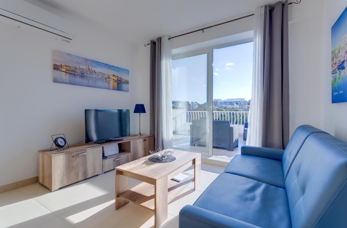 Centric and Modern Penthouse close to Amenities - Housity