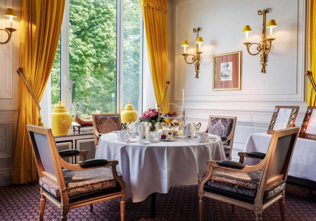 Ein Sitzbereich in der Unterkunft Parkhotel Bremen – ein Mitglied der Hommage Luxury Hotels Collection