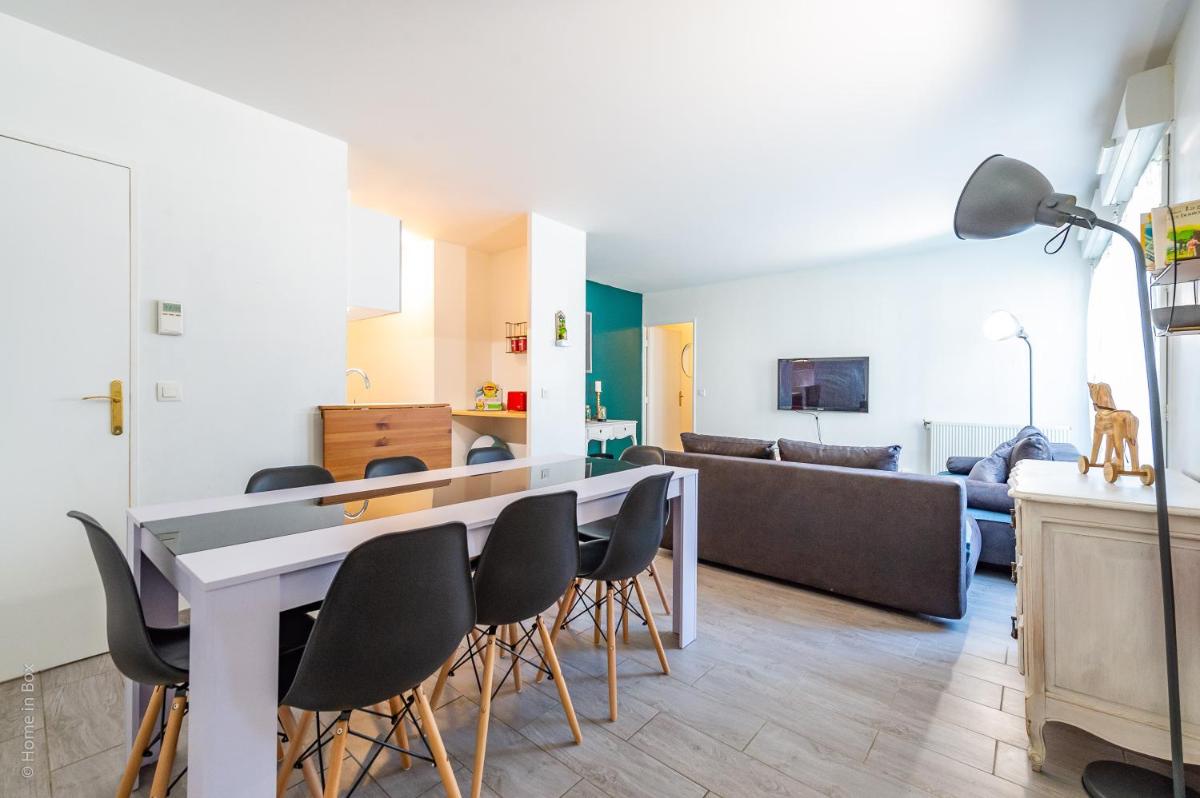 Family Travel Paris 3 - Housity