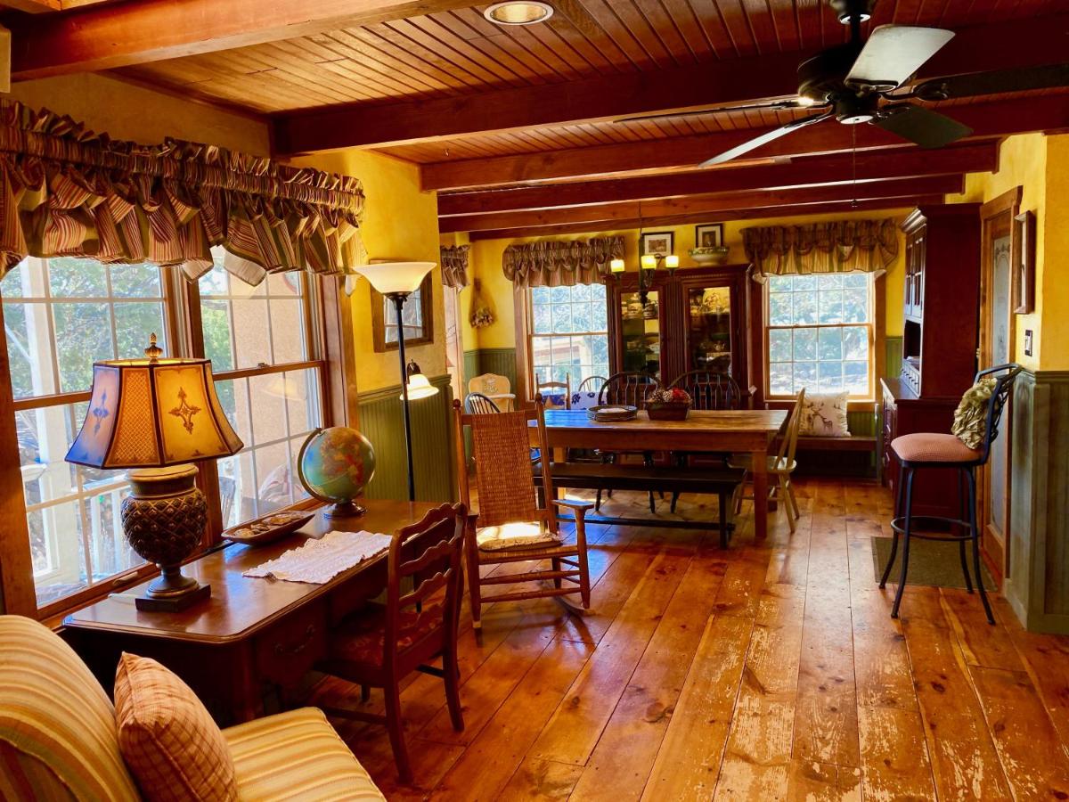 Brinkley House at Sunny Mellow Eco Villa - Housity